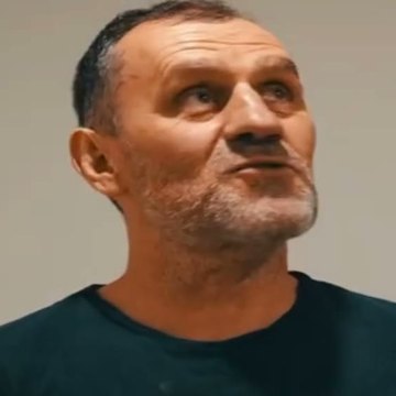 Zoltan, founder of ZoltanBuilds